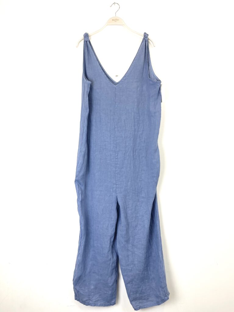 Jumpsuit in 100% linnen – v-hals en zijzakken – kleur BLAUW – lange pijpen tuinbroek – maat S/M
