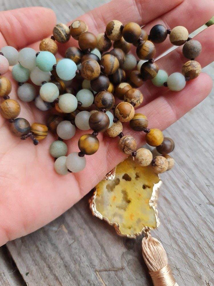 Boho lange edelsteen ketting - kralen Picture Jaspis en Flouride - GEEL rond hanger