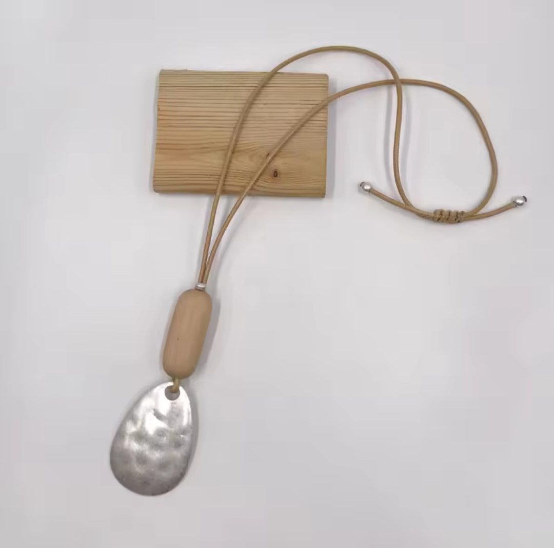 Boho lange ketting - hout en metaal - katoenen koord - elegante grote ketting