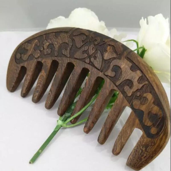 Houten haar kam, natuurlijke materiaal, hand gegrafeerd met grote handen 1st