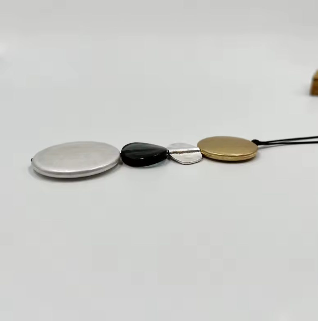 Boho lange ketting - acryl ronde elementen - was koord - elegante lange ketting - goud en zilver - Afbeelding 3