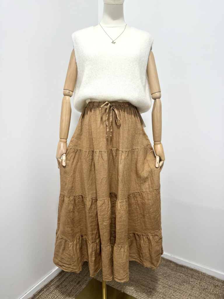 Heerlijke maxi linnen rok – met volants – elastische talie – aantrekkoord kleur CAMEL – maat 40/42