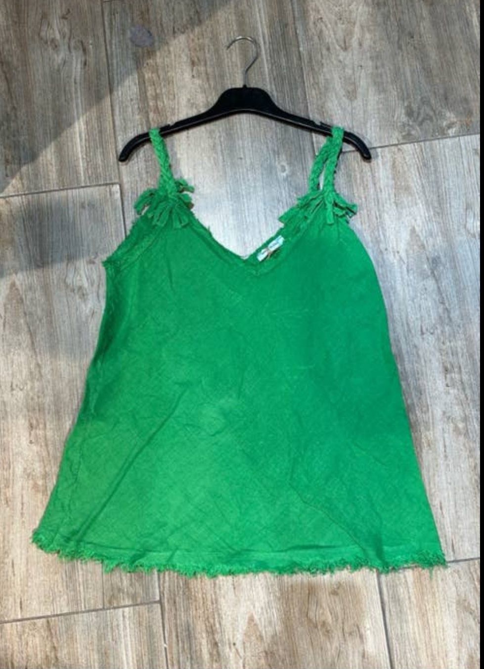 Linnen top met spaghetti bandjes - gevlochten banden met strikje - kleur GROEN - maat 36/38